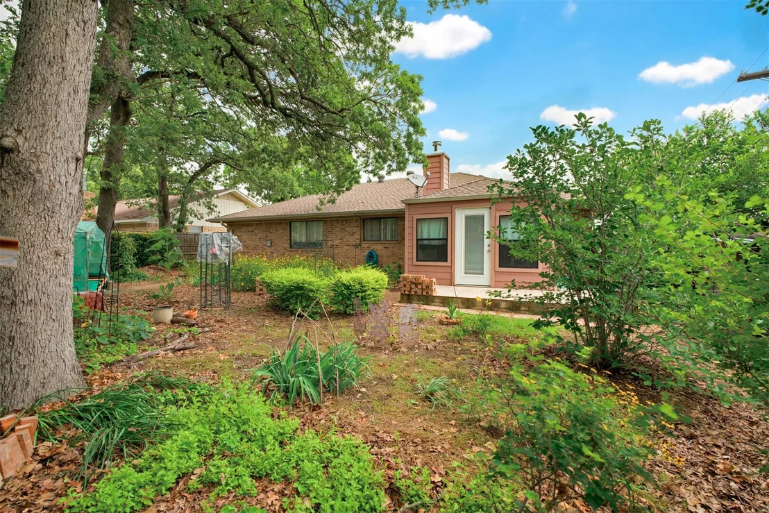 Photo of 501 Meadow DR