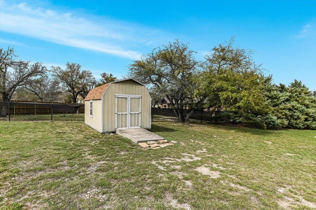 Photo of 604 Lake Side CV