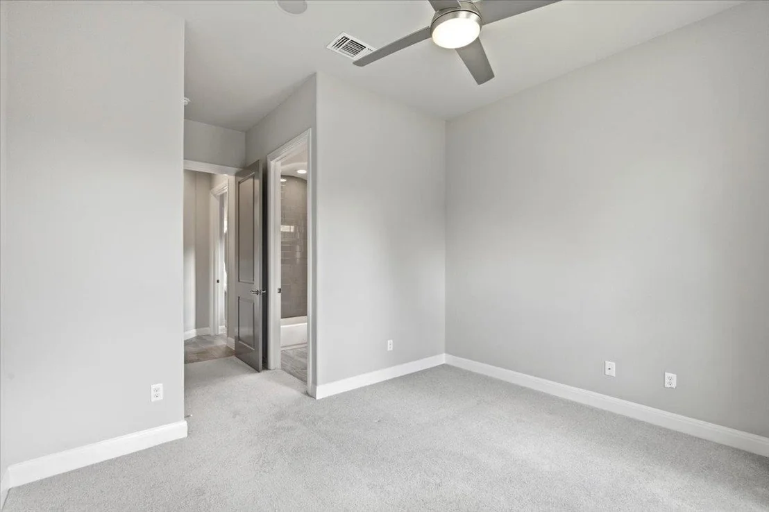 Photo of 111 Loysoya ST