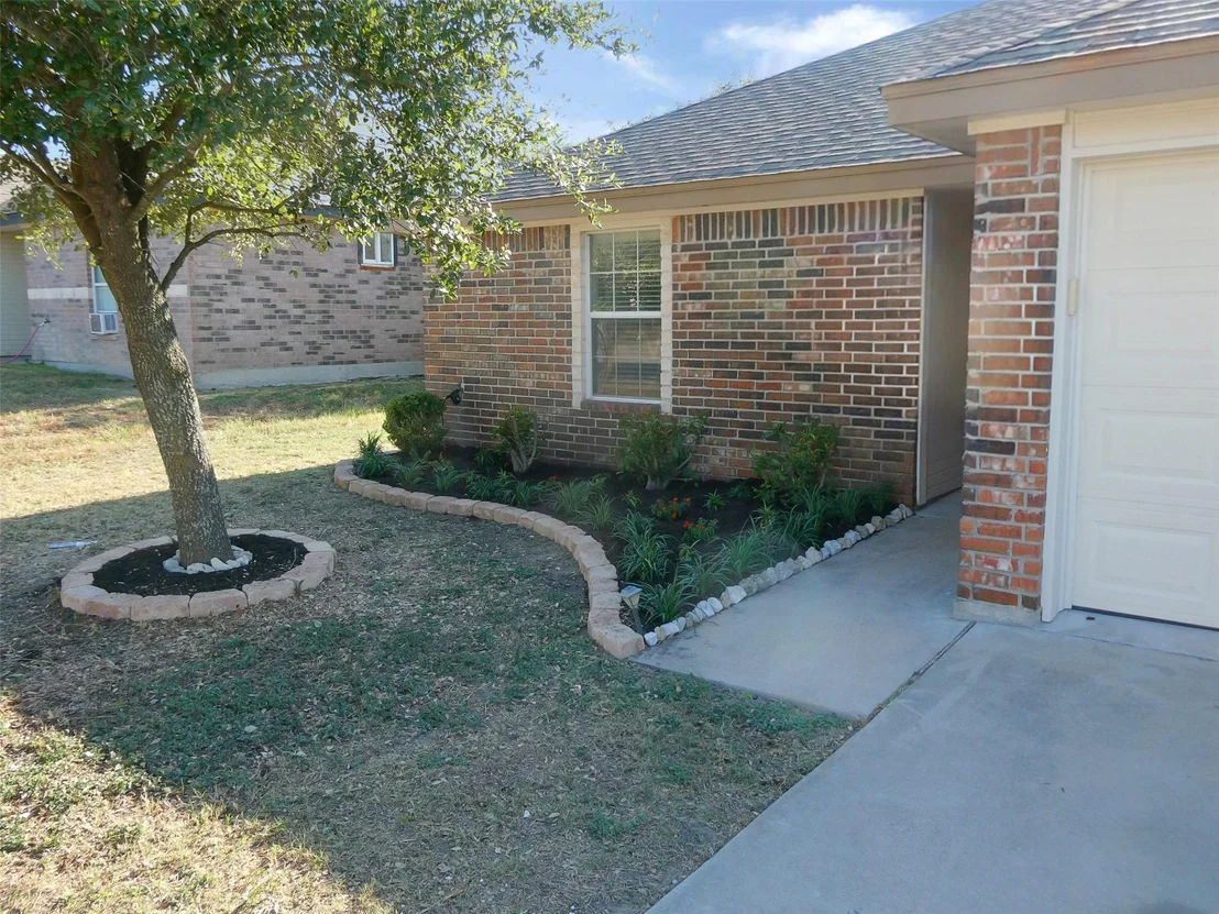 Photo of 113 SOAPSTONE DR