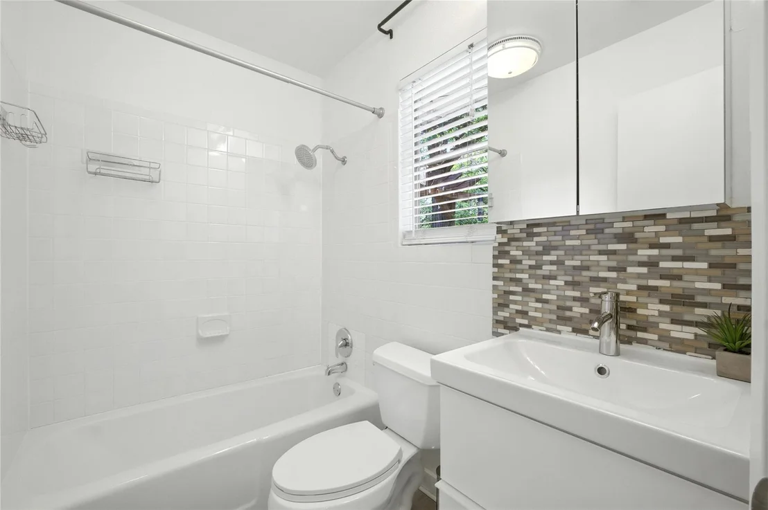 Photo of 5430 Salem Walk DR