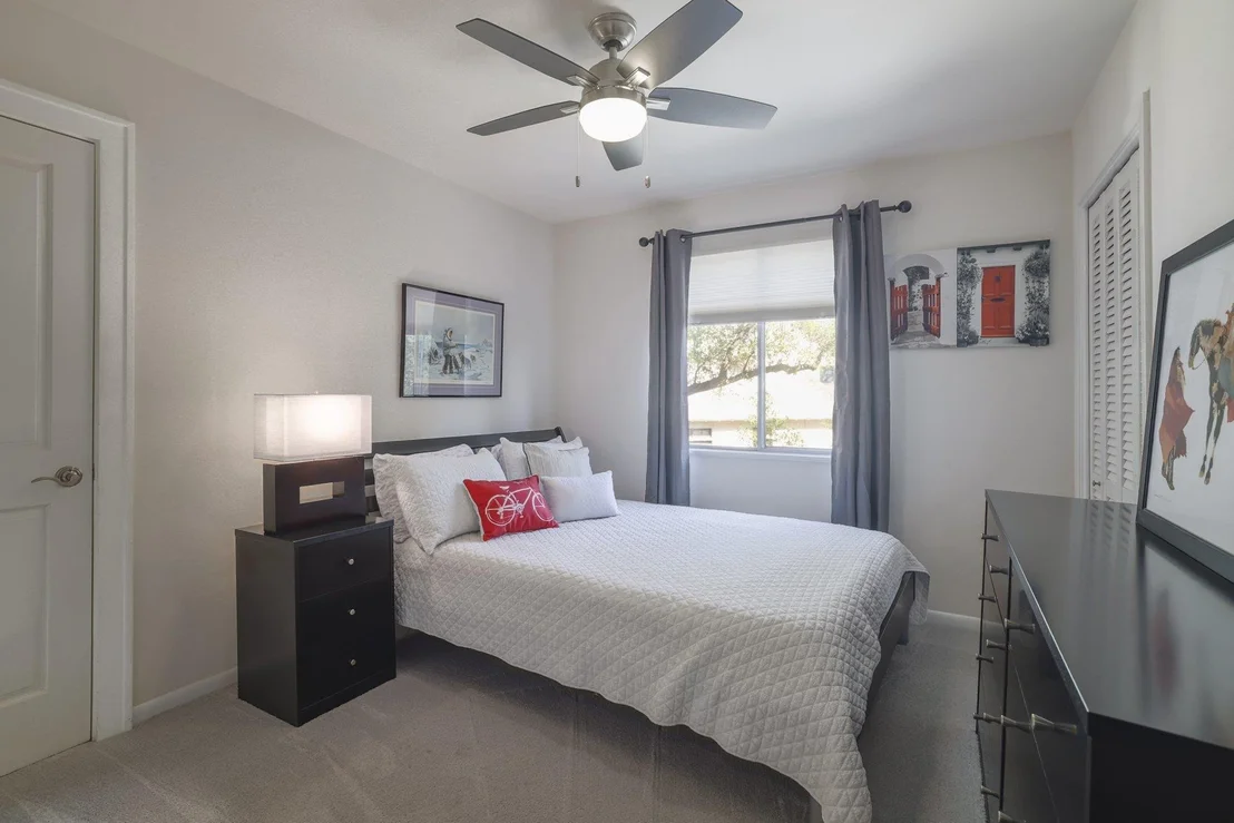 Photo of 5901 Lookout Mountain DR