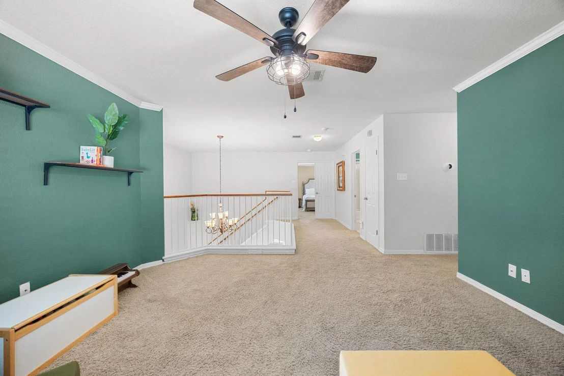 Photo of 828 Whitehall DR