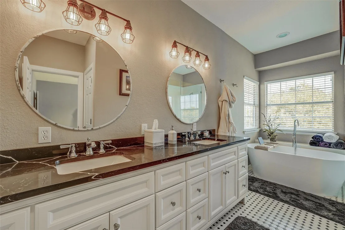 Photo of 16909 Westview TRL