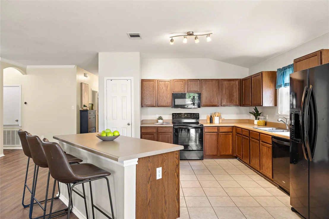 Photo of 303 Northern TRL