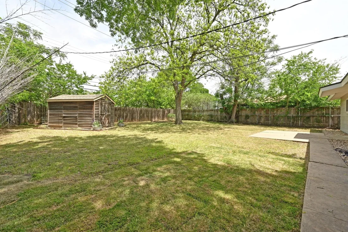 Photo of 1602 Chatham Ave