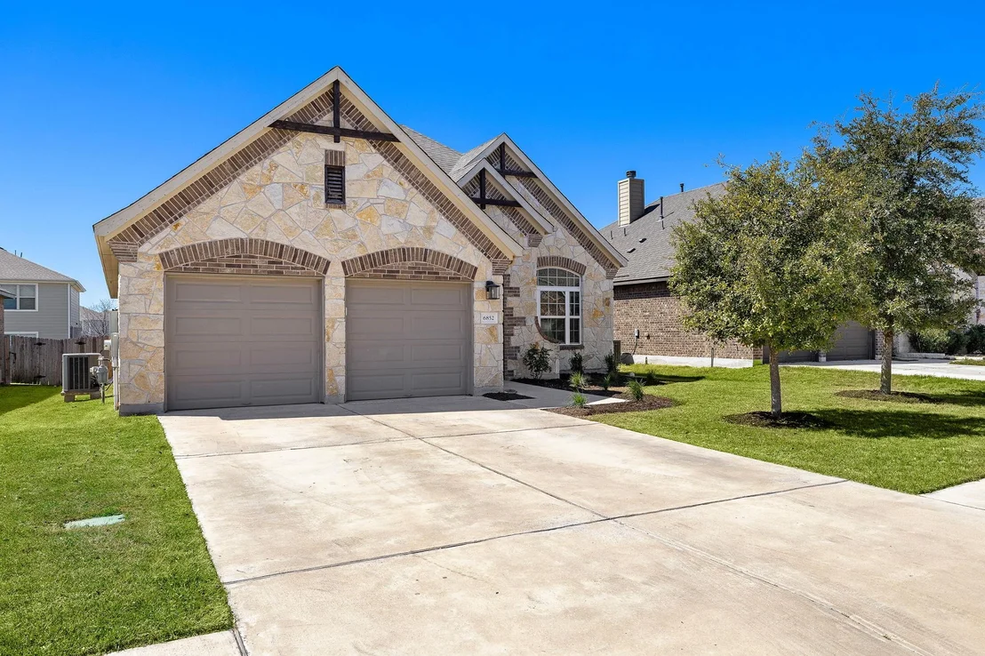 Photo of 6852 Brindisi PL