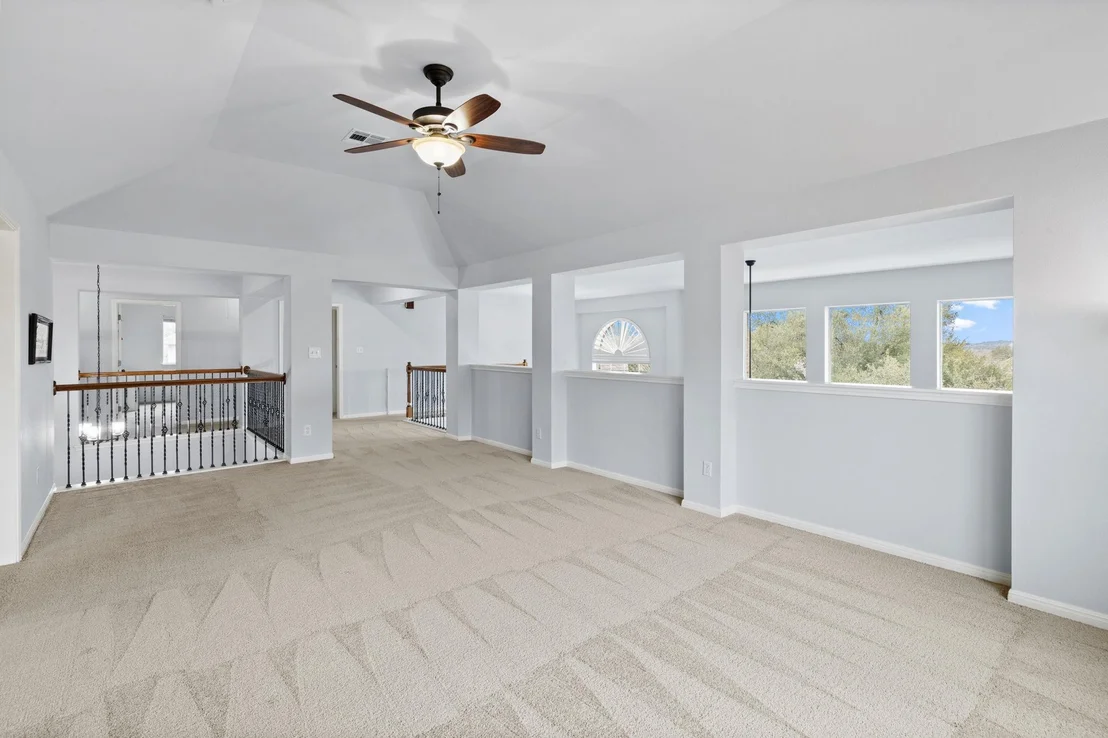 Photo of 136 Eaton LN