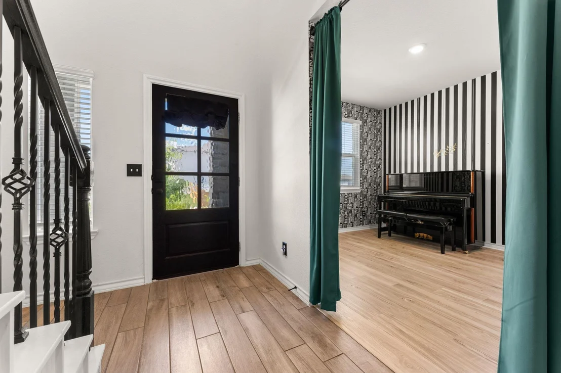 Photo of 200 Caisson TRL