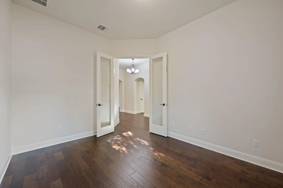 Photo of 102 Cedar Glen CV