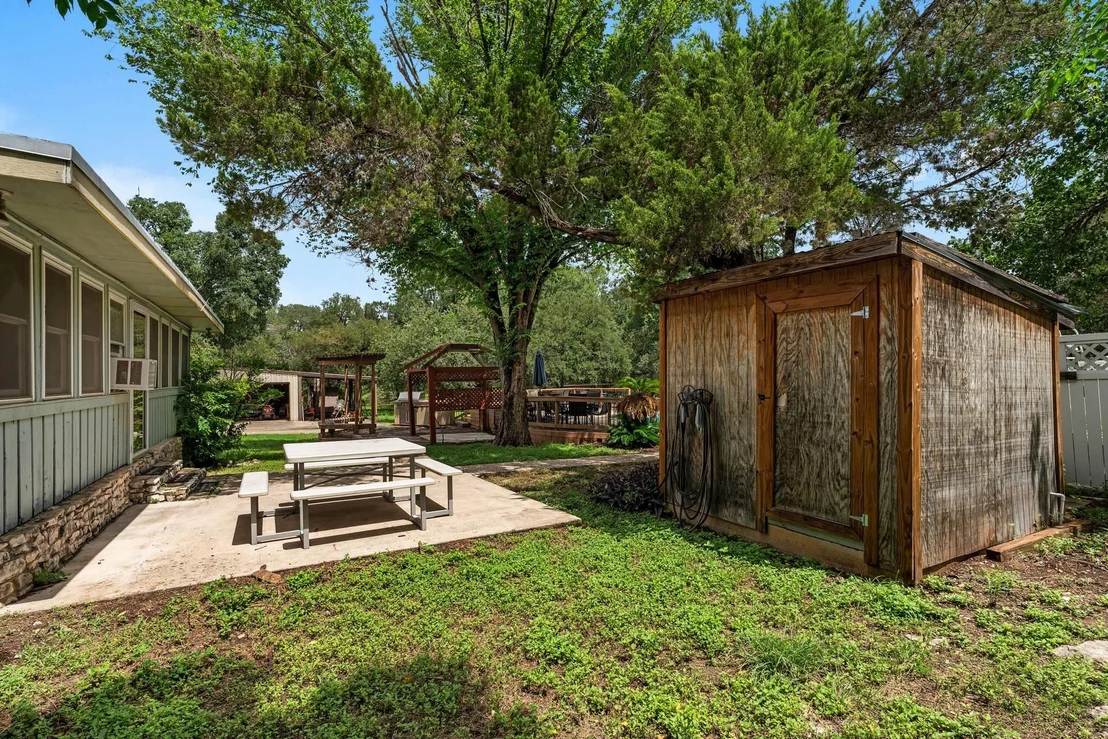 Photo of 651 High Low DR