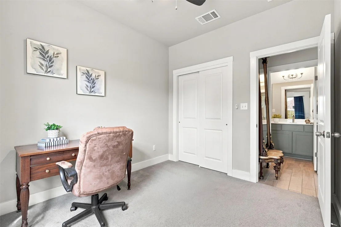 Photo of 208 Winding Hollow LN
