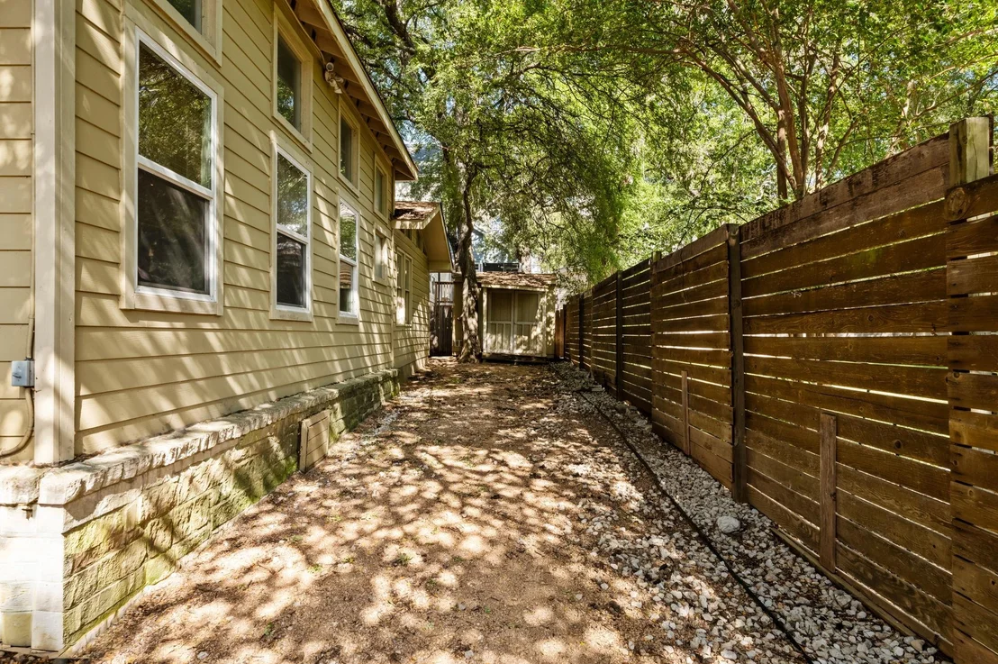Photo of 2500 W 12th ST