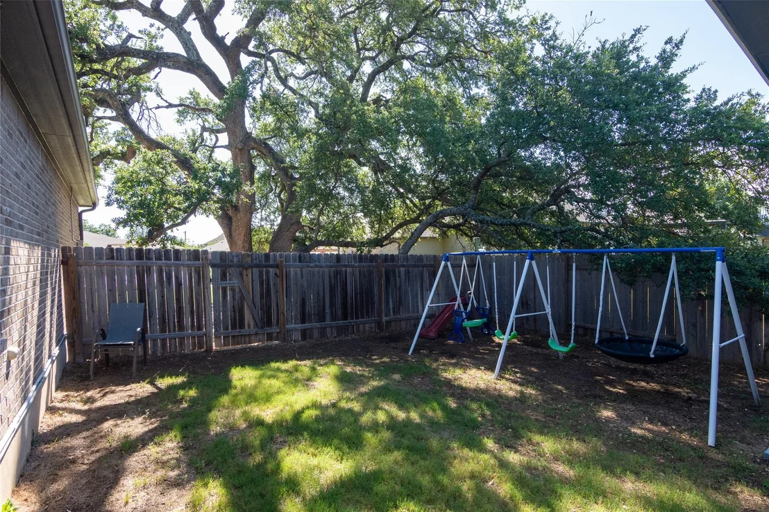 Photo of 121 Split Oak DR