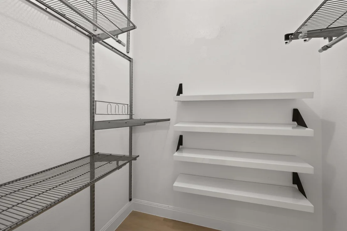Photo of 13536 Anarosa LOOP