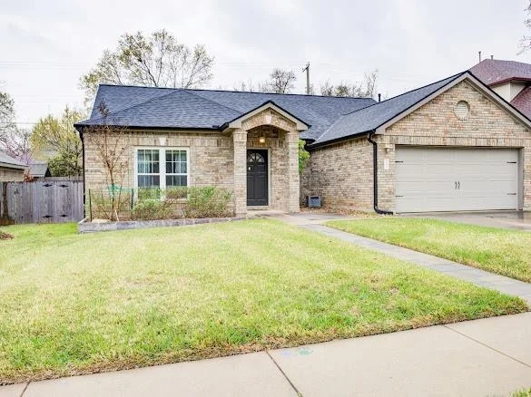 Photo of 2223 Mockingbird DR