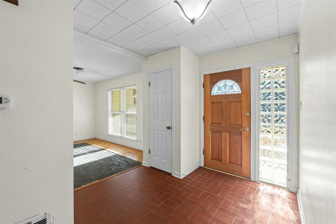 Photo of 6918 Vassar DR