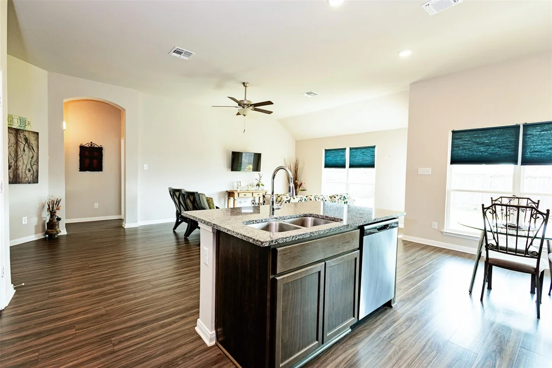 Photo of 903 Fallbrook DR