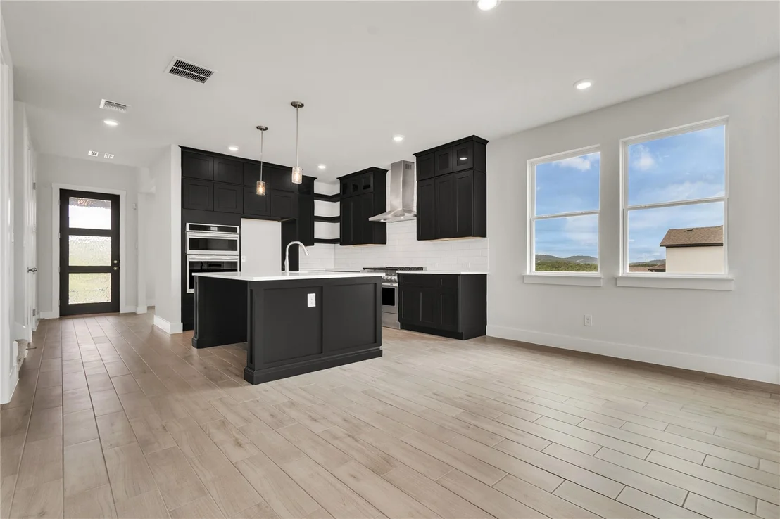 Photo of 8516 Red Bottle Brush RD