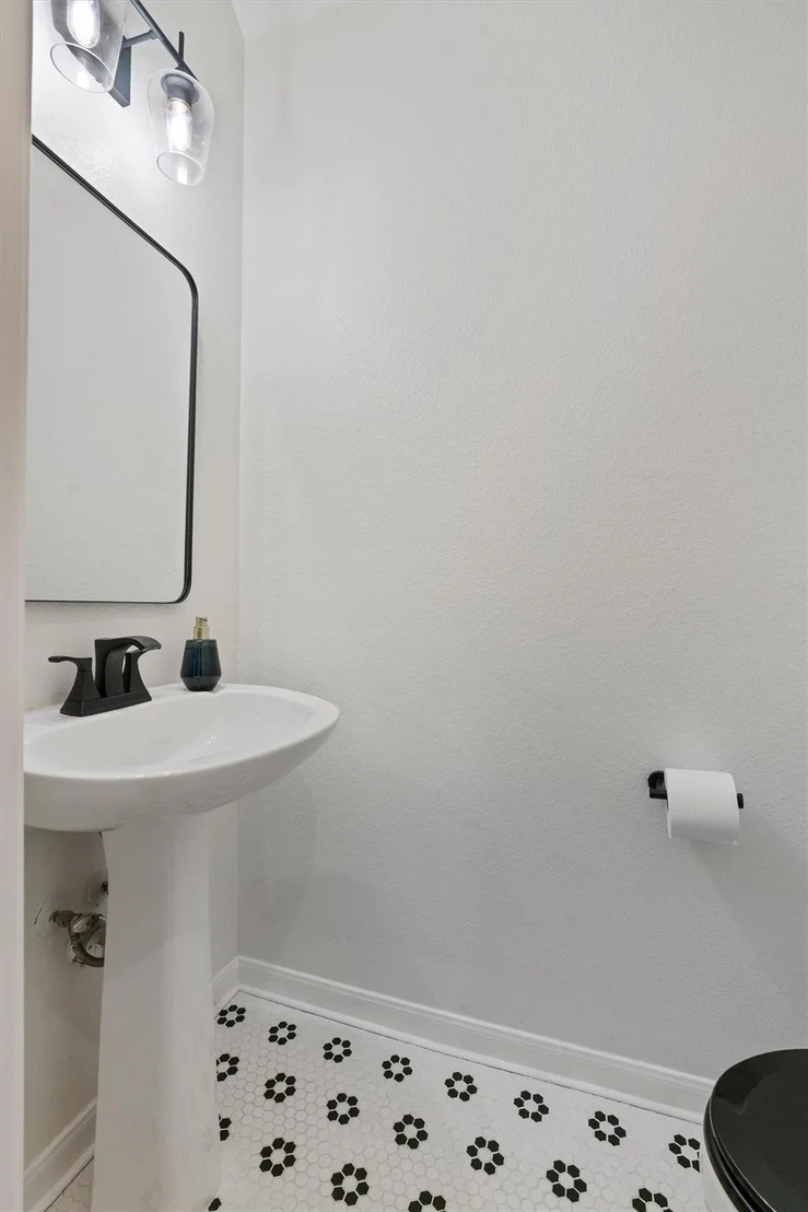 Photo of 902 Lavender CV