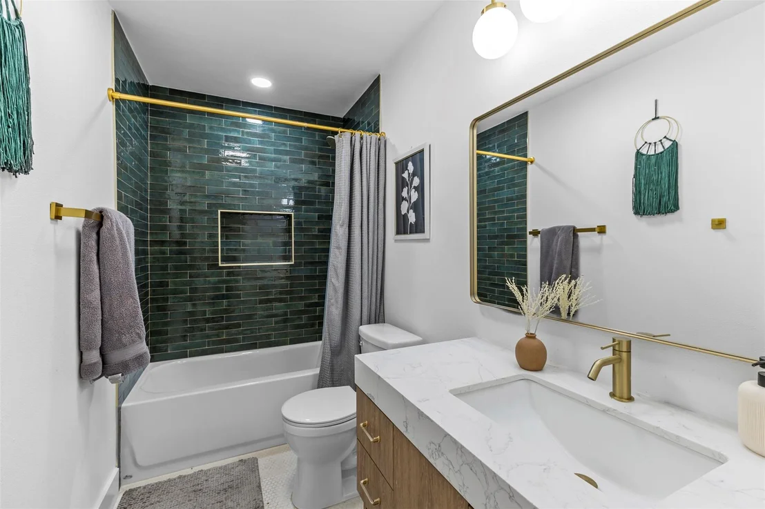 Photo of 3301 Western DR