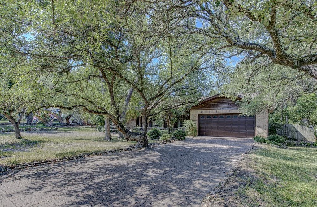 Photo of 8205 Cliffview DR