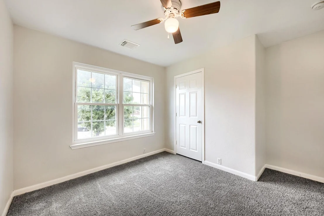 Photo of 1405 Hawk DR