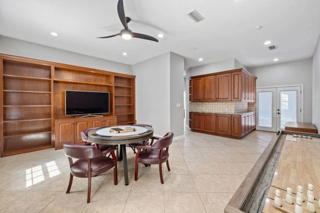 Photo of 10800 Beach RD