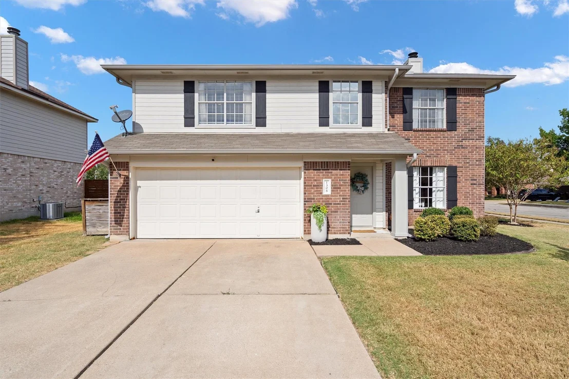 Photo of 1308 Honeysuckle LN