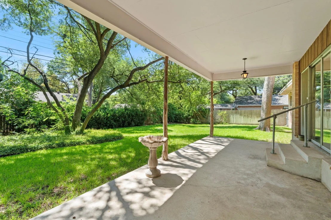 Photo of 3101 El Camino DR