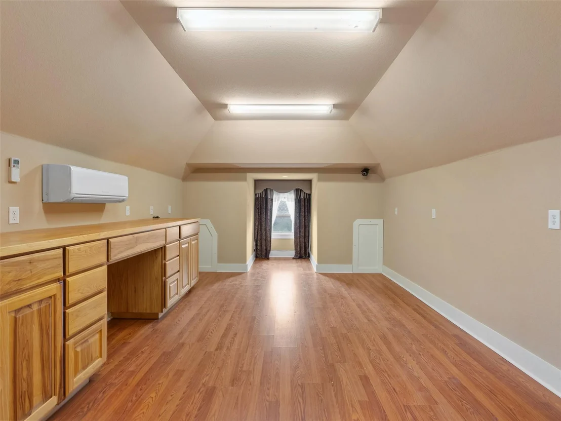 Photo of 104 Gabriels LOOP