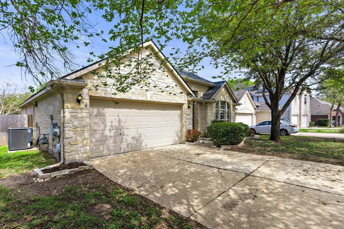 Photo of 10936 Colonel Winn LOOP
