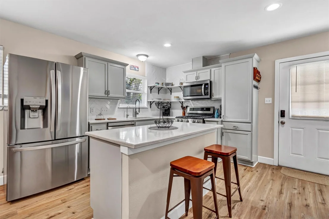 Photo of 1701 Davis ST