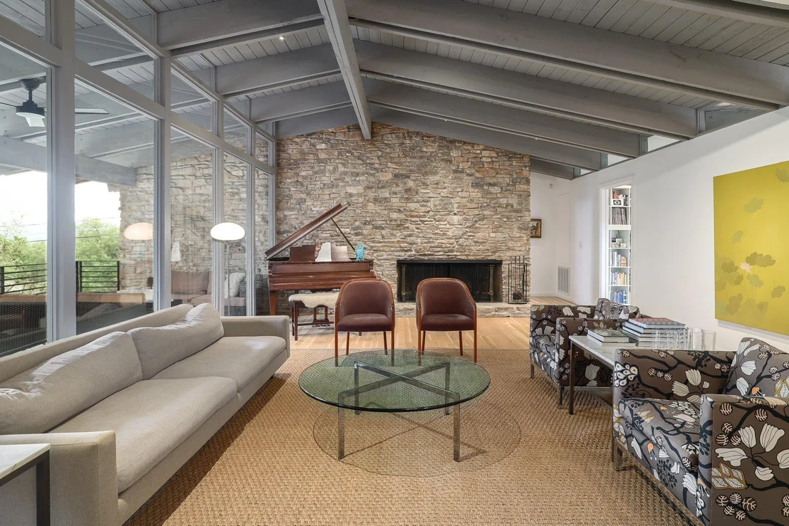 Photo of 5800 Lookout Mountain DR