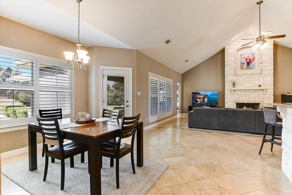 Photo of 604 Lake Side CV