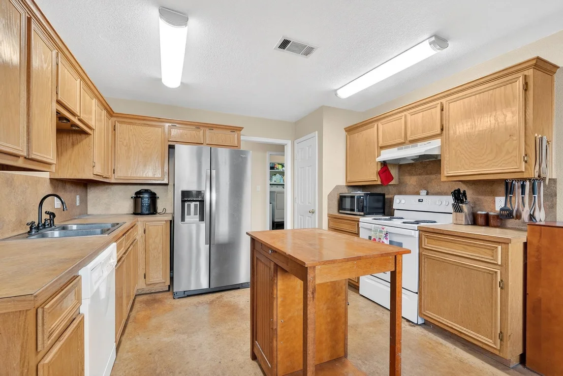 Photo of 2416 Merle DR