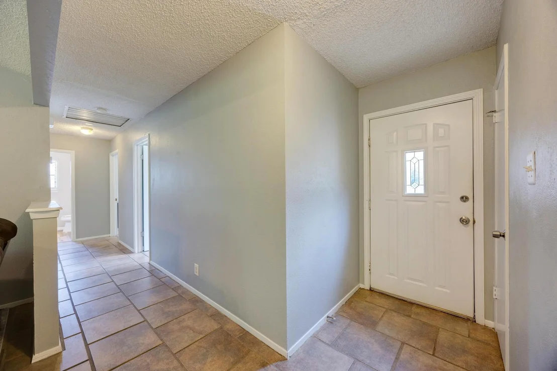 Photo of 2308 Stratford DR