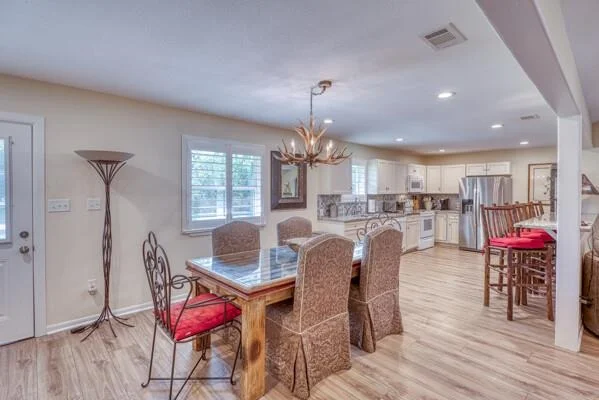 Photo of 215 E McGee TRL