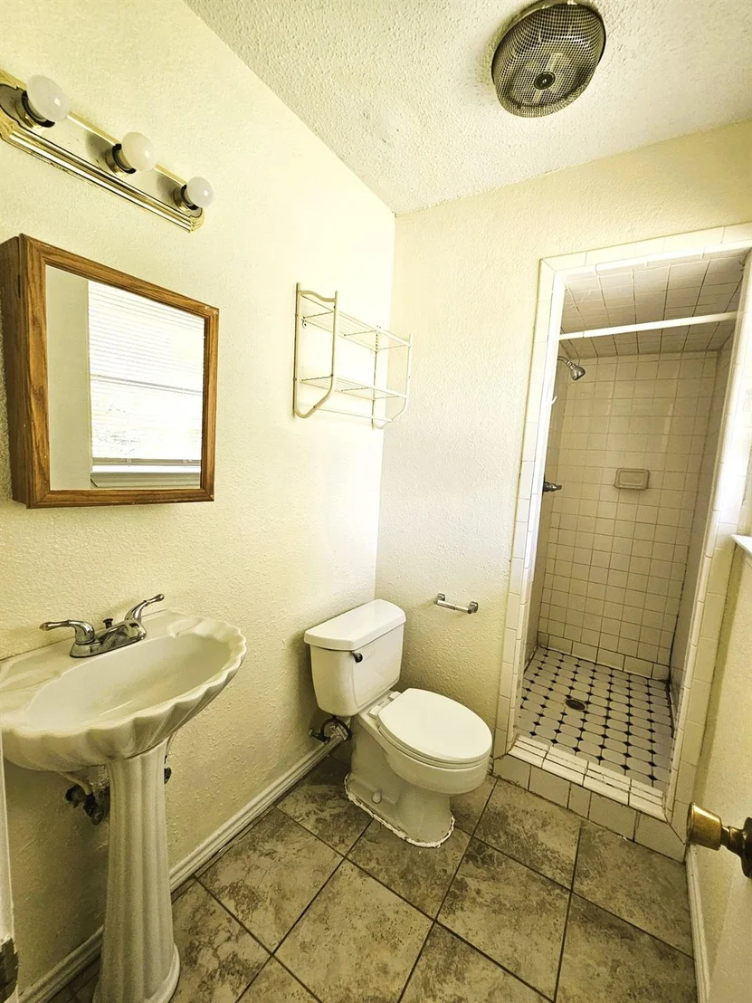 Photo of 305 Williams ST