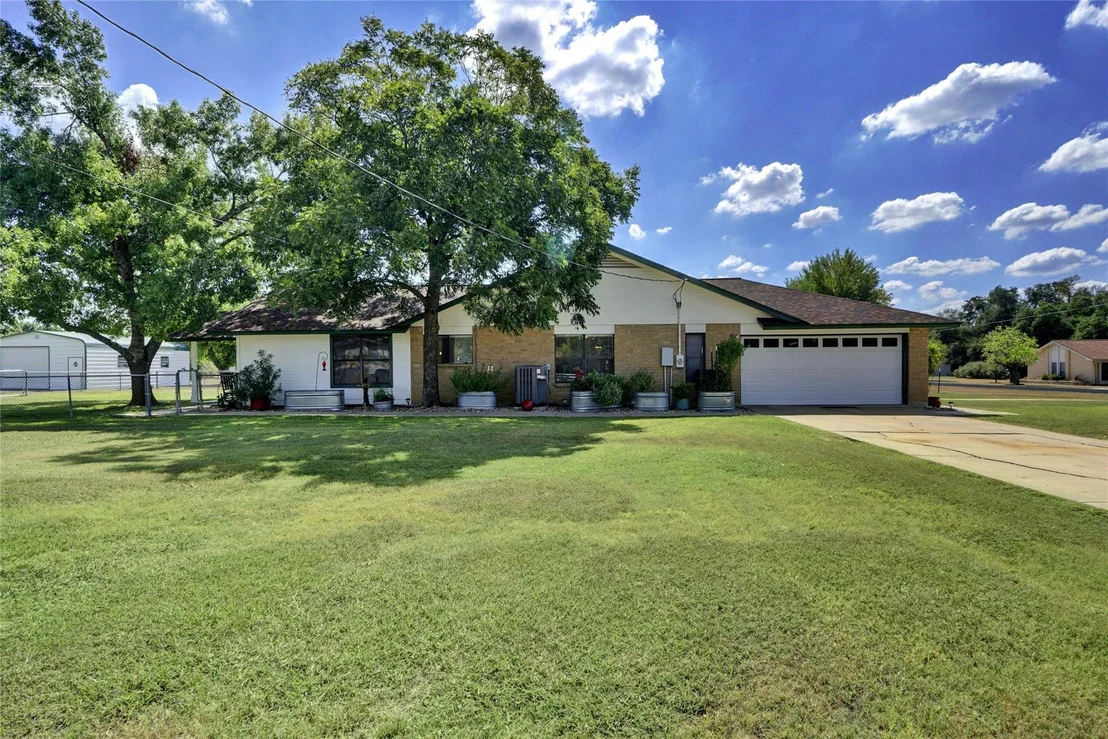 Photo of 1305 Brushy Bend DR