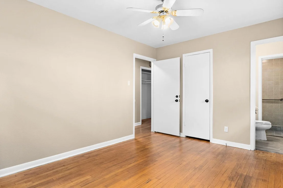 Photo of 1301 West LN