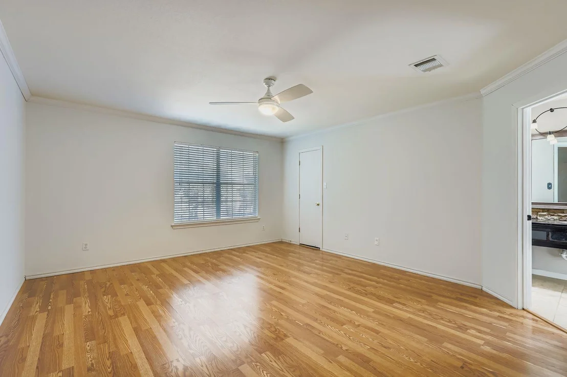 Photo of 411 Meadow Park DR