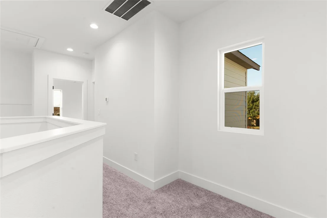 Photo of 105 Carmen CV