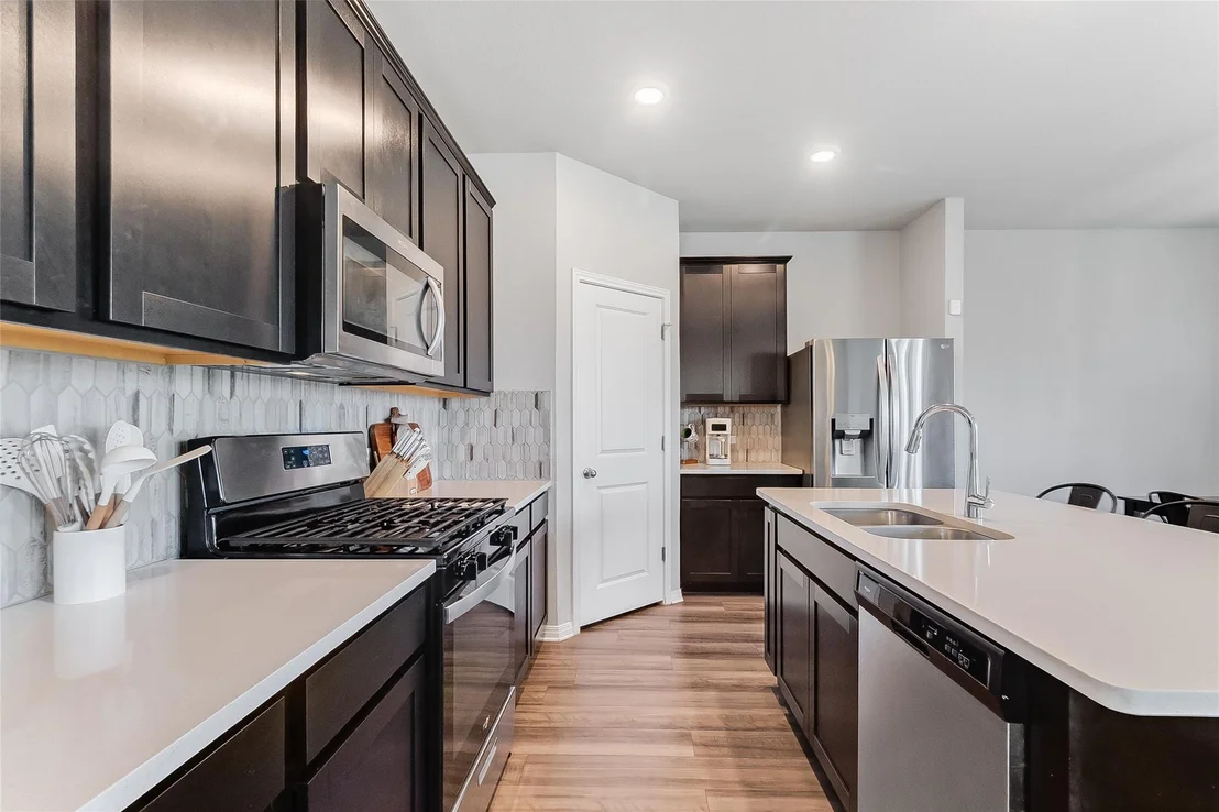 Photo of 516 Longmount CV