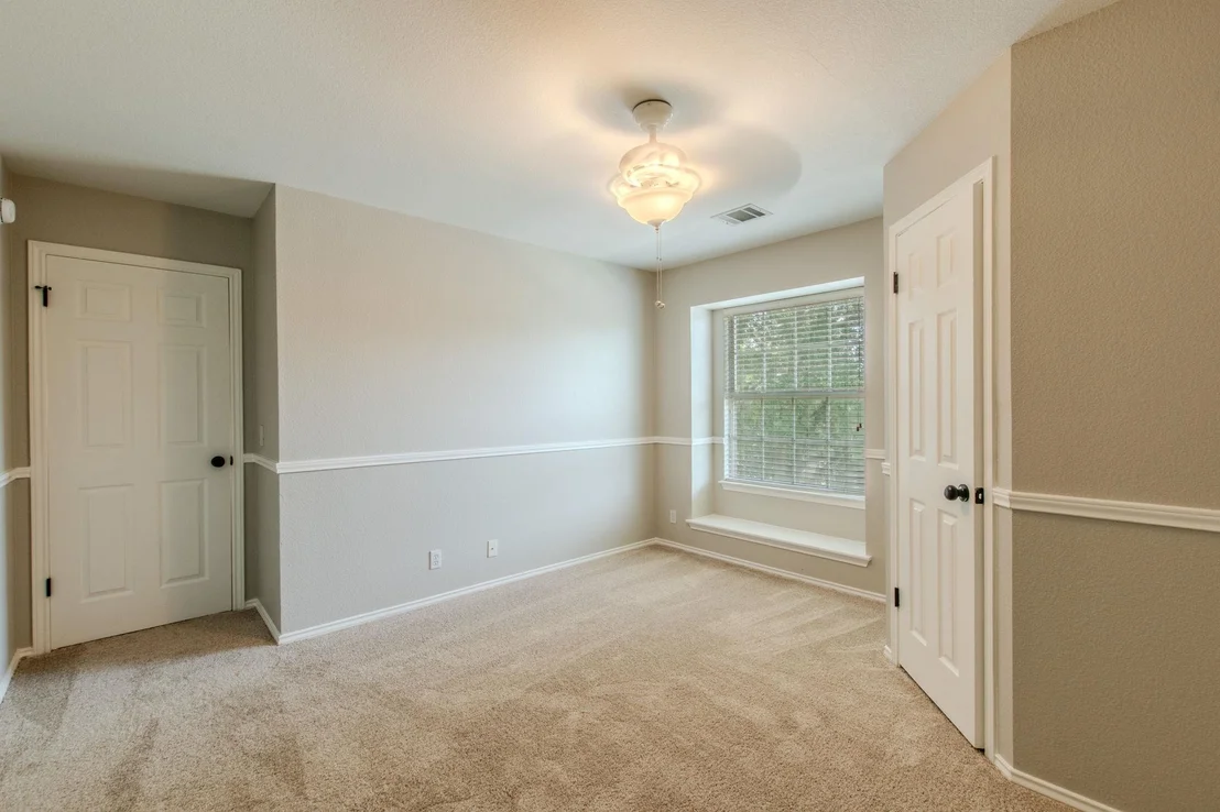 Photo of 3988 Lord Byron CIR