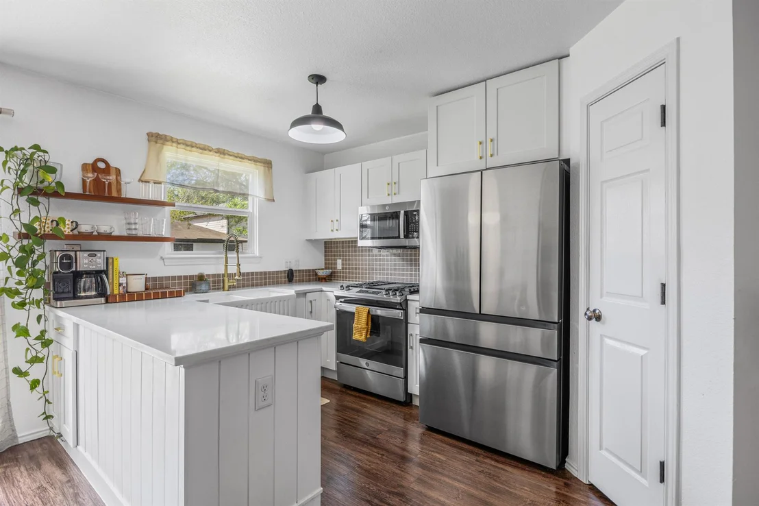 Photo of 6809 Sabrina DR