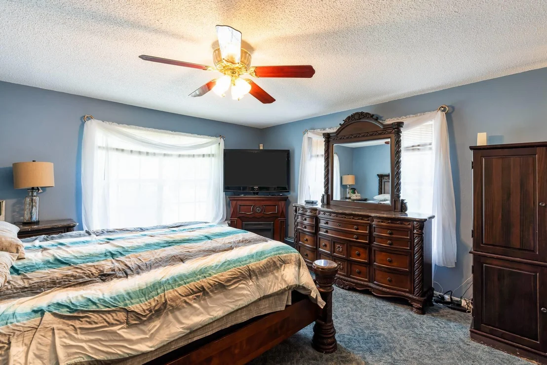 Photo of 651 High Low DR