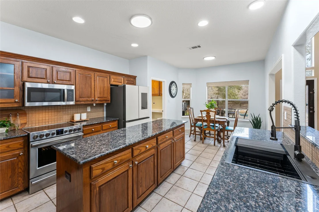 Photo of 1060 Great Oaks DR