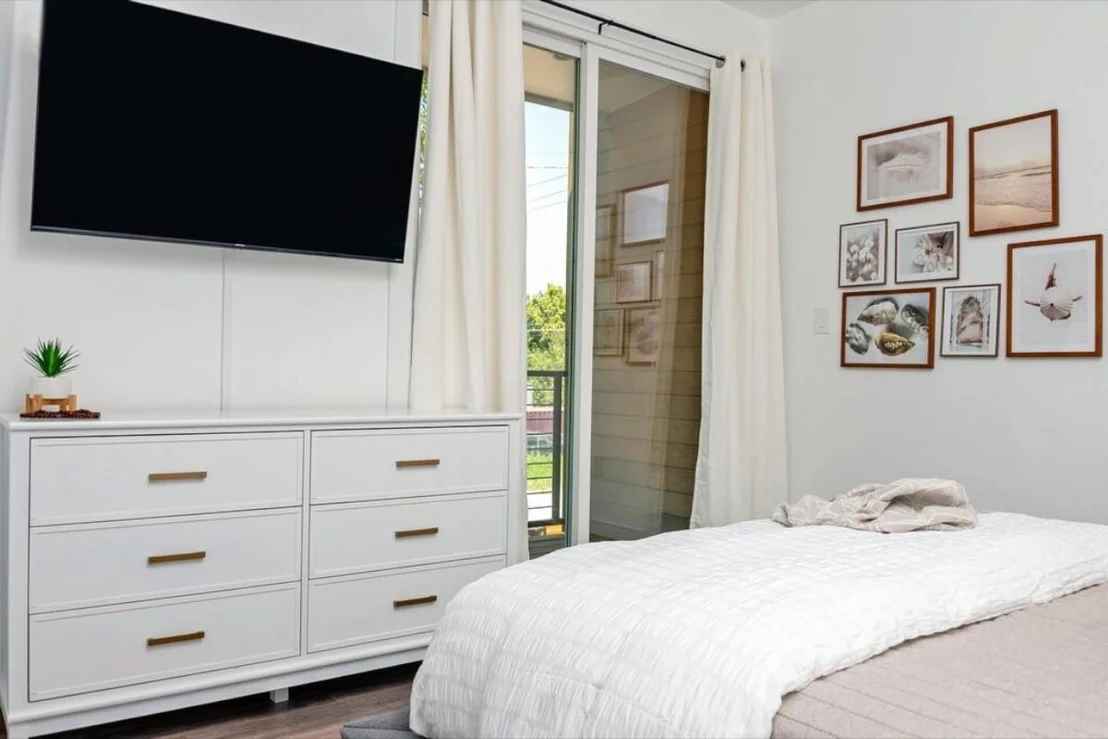 Photo of Unit 1 at 5401 Stuart Cir DR