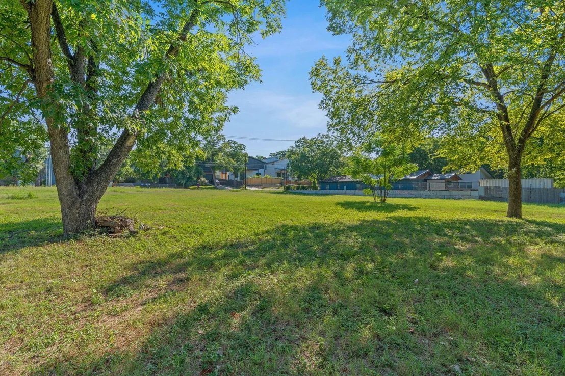 Photo of 1101 Springdale RD